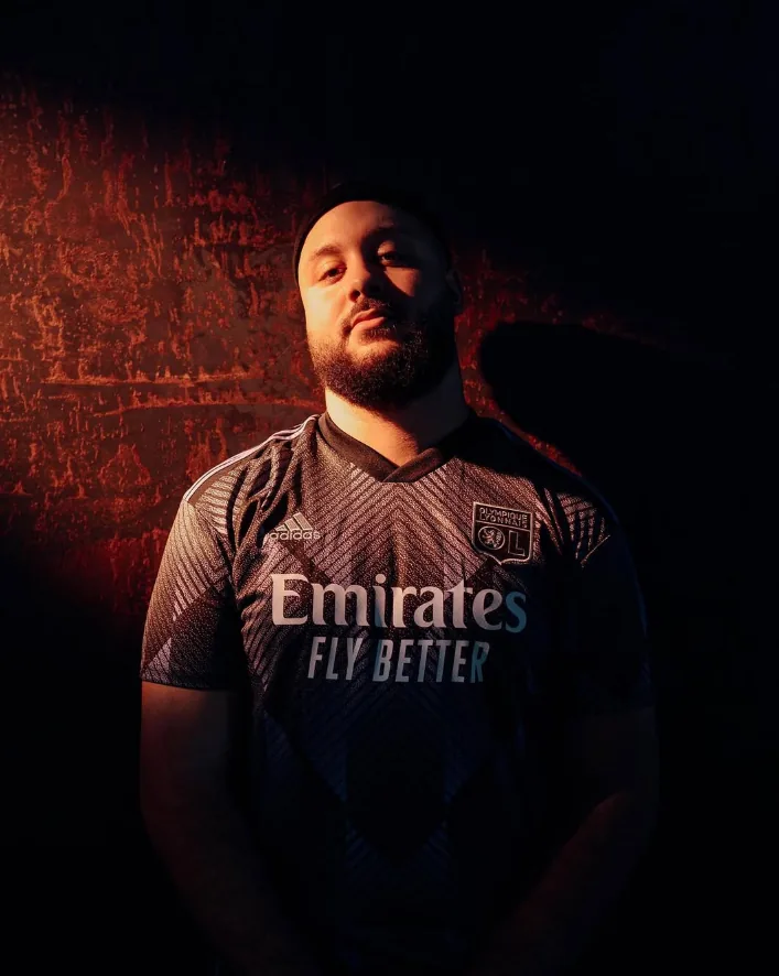 Shooting maillot third Adidas × Olympique Lyonnais